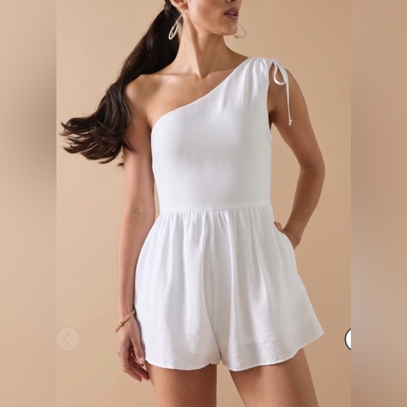 Francesca's Collections Pants - NWT Mi Ami for Francesca’s - Emilia One Tie Shoulder Strap Romper